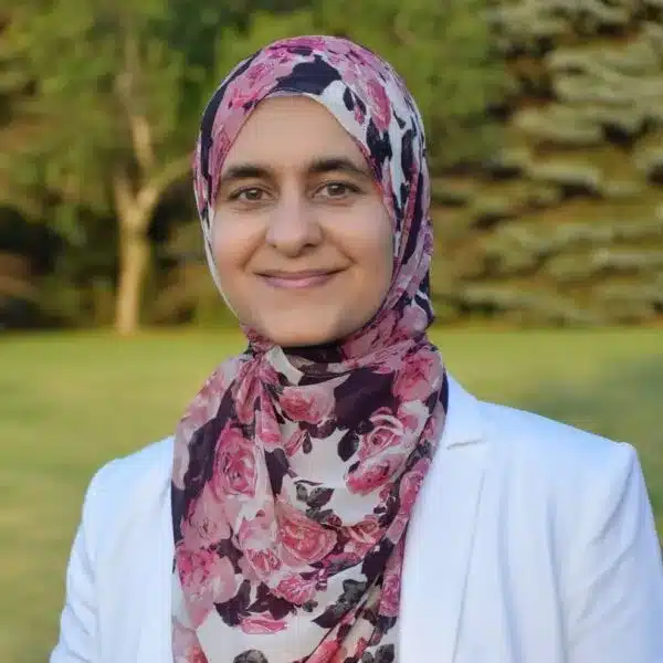 Dr.Saadia Mian